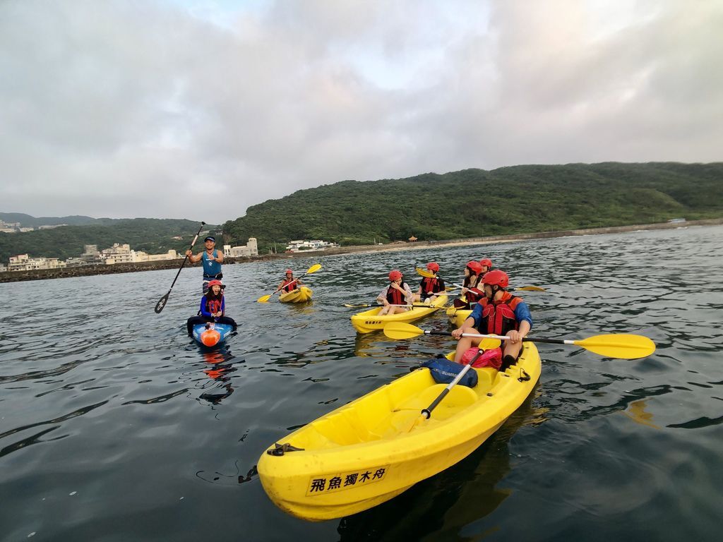 北海岸旅遊之在維納斯海岸乘著獨木舟一起看日出!【丁小羽旅遊篇】