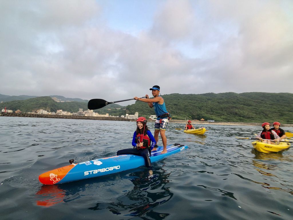 北海岸旅遊之在維納斯海岸乘著獨木舟一起看日出!【丁小羽旅遊篇】