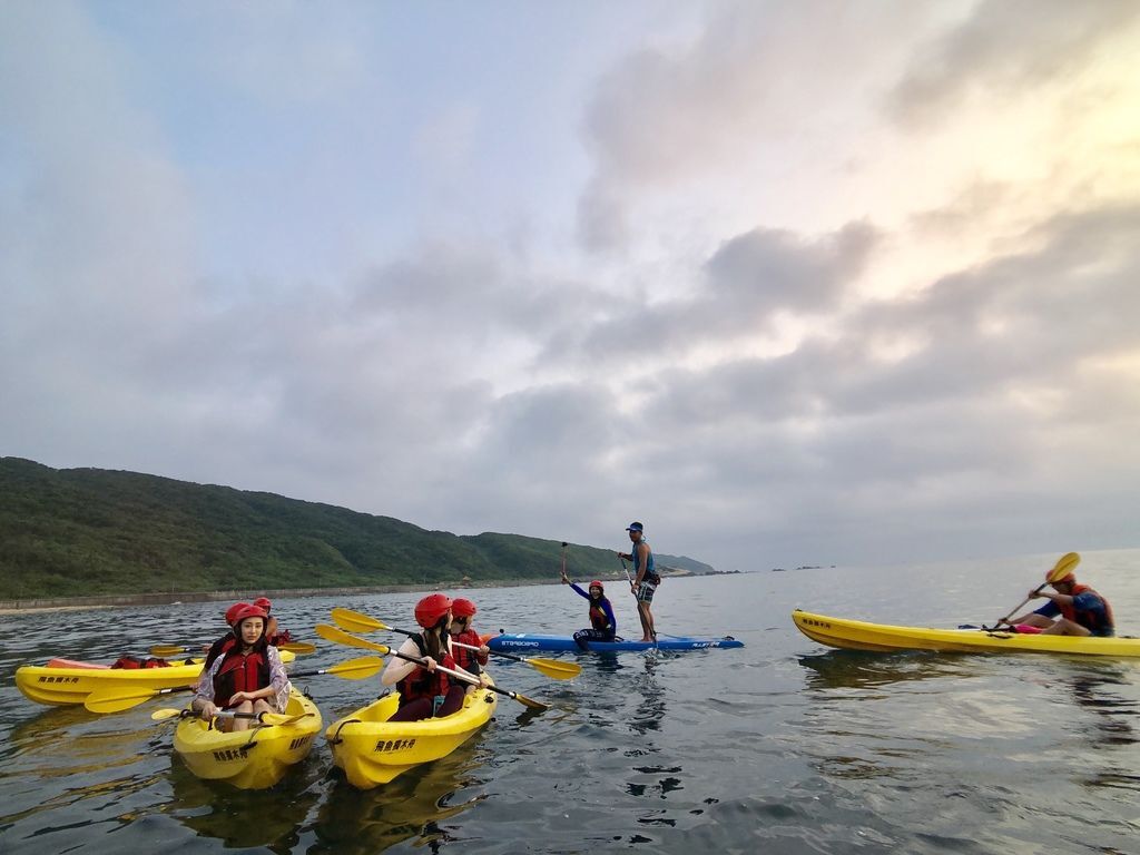 北海岸旅遊之在維納斯海岸乘著獨木舟一起看日出!【丁小羽旅遊篇】