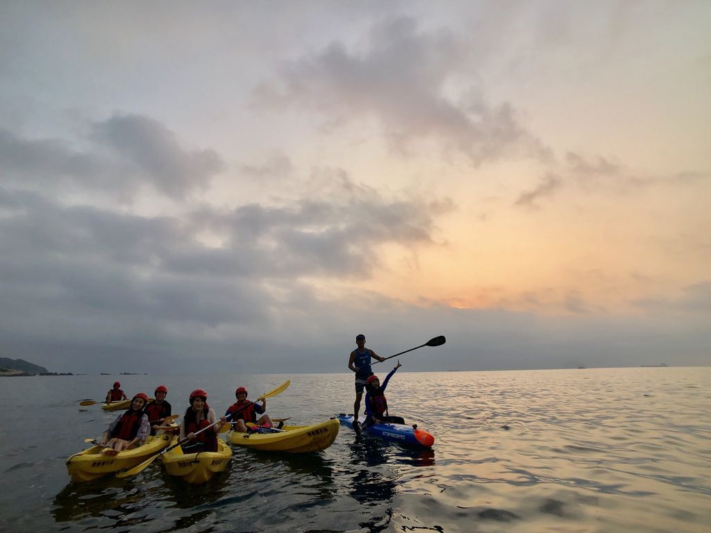  北海岸旅遊之在維納斯海岸乘著獨木舟一起看日出!【丁小羽旅遊篇】