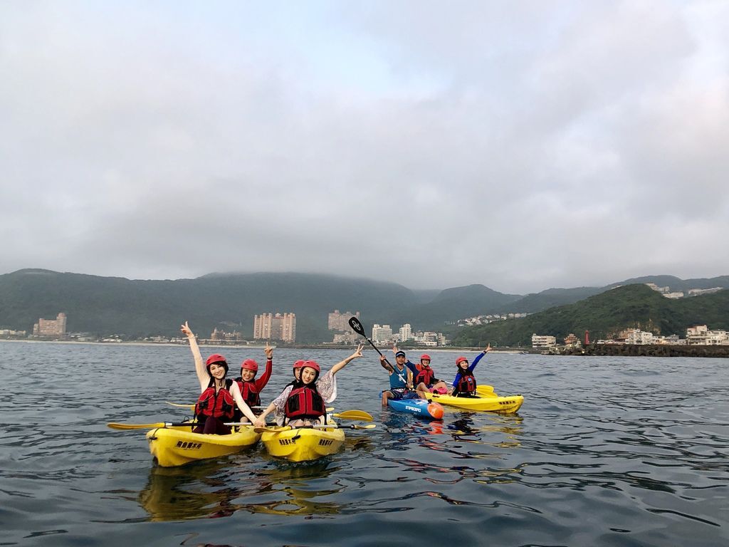 北海岸旅遊之在維納斯海岸乘著獨木舟一起看日出!【丁小羽旅遊篇】