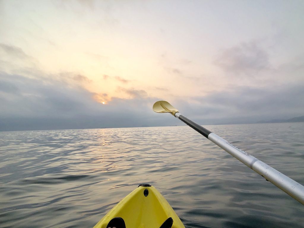  北海岸旅遊之在維納斯海岸乘著獨木舟一起看日出!【丁小羽旅遊篇】