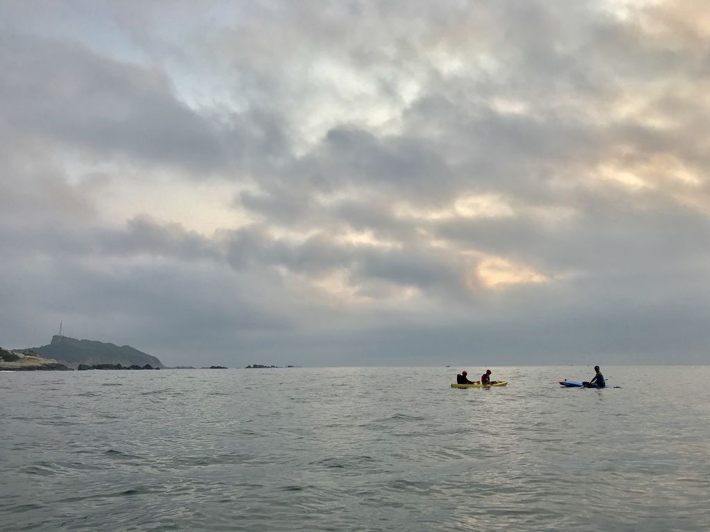  北海岸旅遊之在維納斯海岸乘著獨木舟一起看日出!【丁小羽旅遊篇】