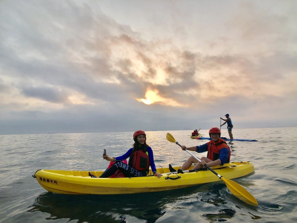  北海岸旅遊之在維納斯海岸乘著獨木舟一起看日出!【丁小羽旅遊篇】
