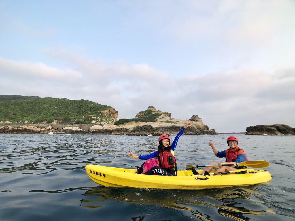  北海岸旅遊之在維納斯海岸乘著獨木舟一起看日出!【丁小羽旅遊篇】