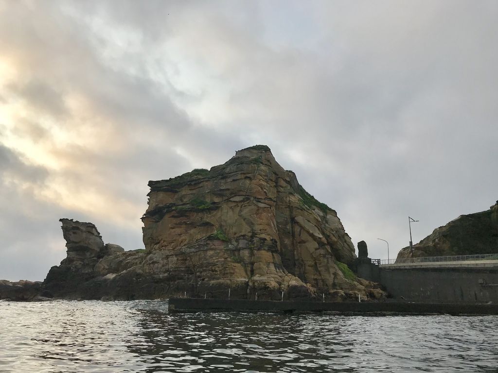  北海岸旅遊之在維納斯海岸乘著獨木舟一起看日出!【丁小羽旅遊篇】