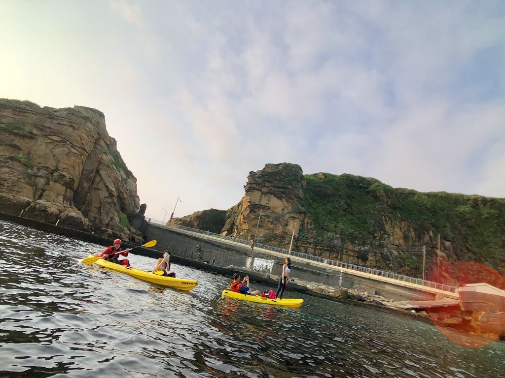  北海岸旅遊之在維納斯海岸乘著獨木舟一起看日出!【丁小羽旅遊篇】