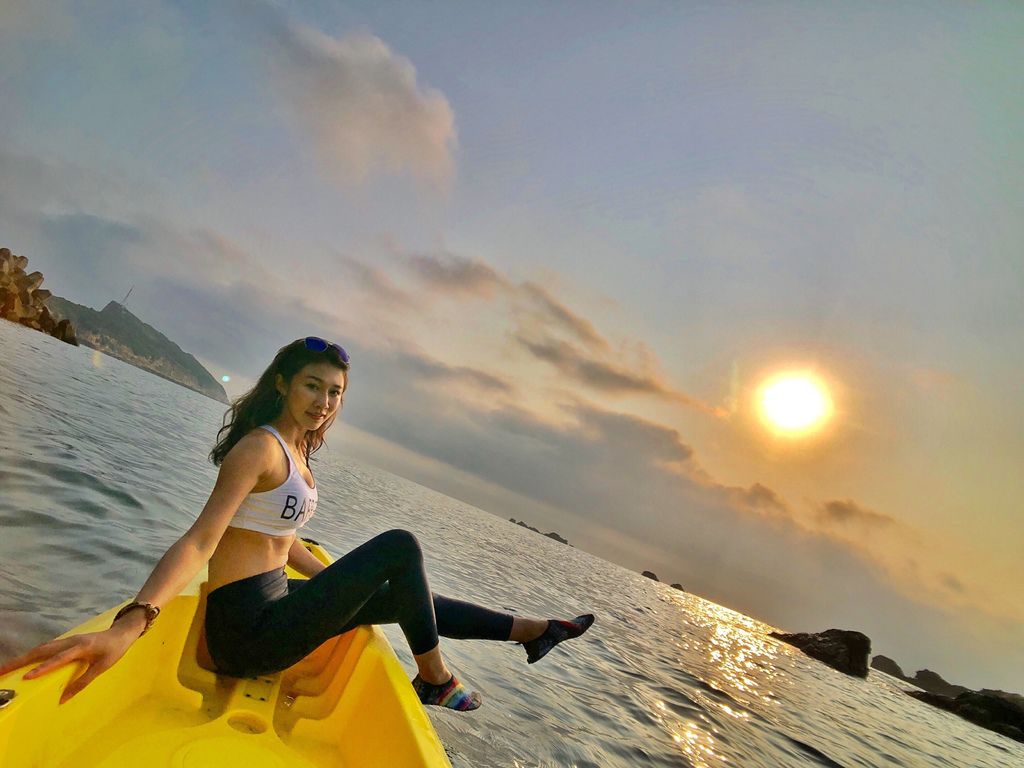  北海岸旅遊之在維納斯海岸乘著獨木舟一起看日出!【丁小羽旅遊篇】