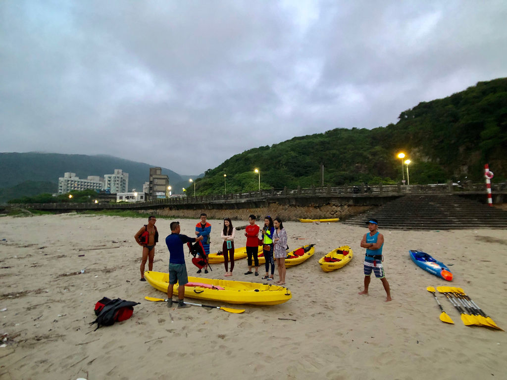 北海岸旅遊之在維納斯海岸乘著獨木舟一起看日出!【丁小羽旅遊篇】