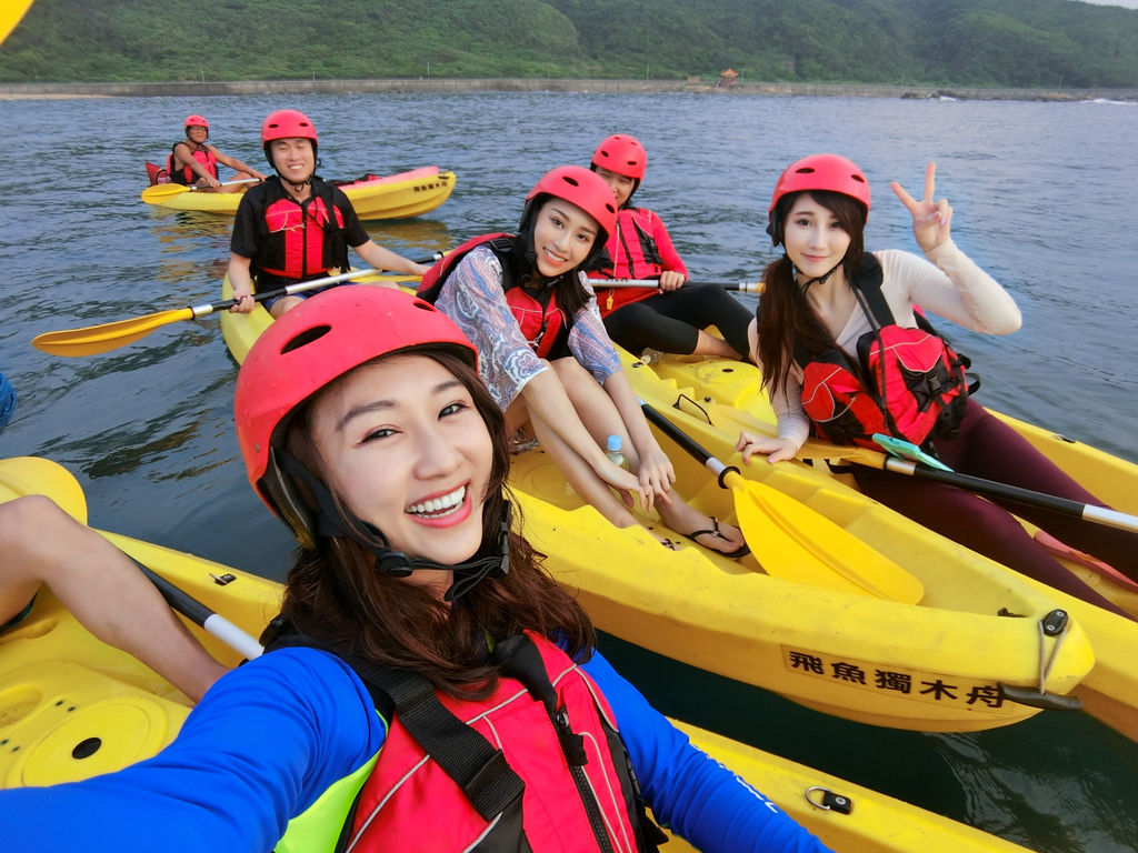  北海岸旅遊之在維納斯海岸乘著獨木舟一起看日出!【丁小羽旅遊篇】