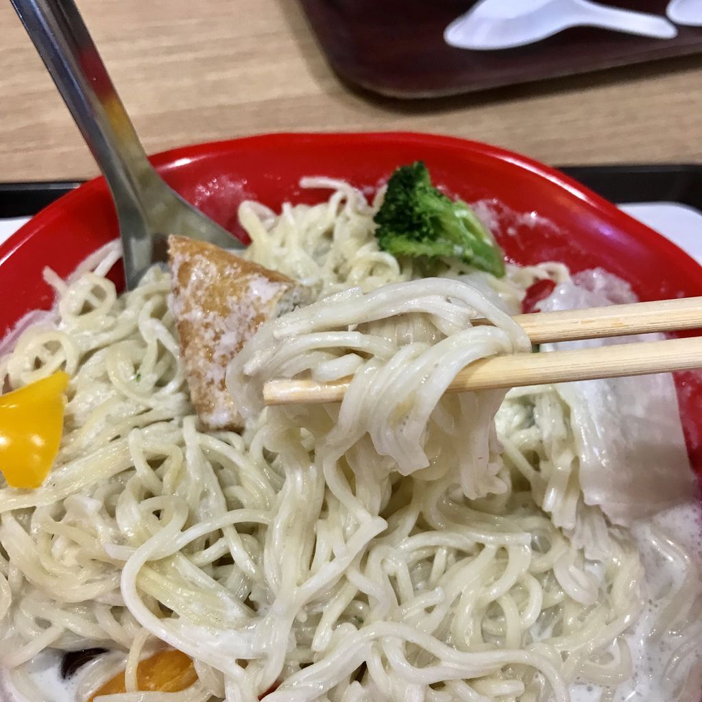 中和環球美食-百貨美食街友善蔬食菜單餐廳,來吃南洋料理吧!【丁小羽食記篇】