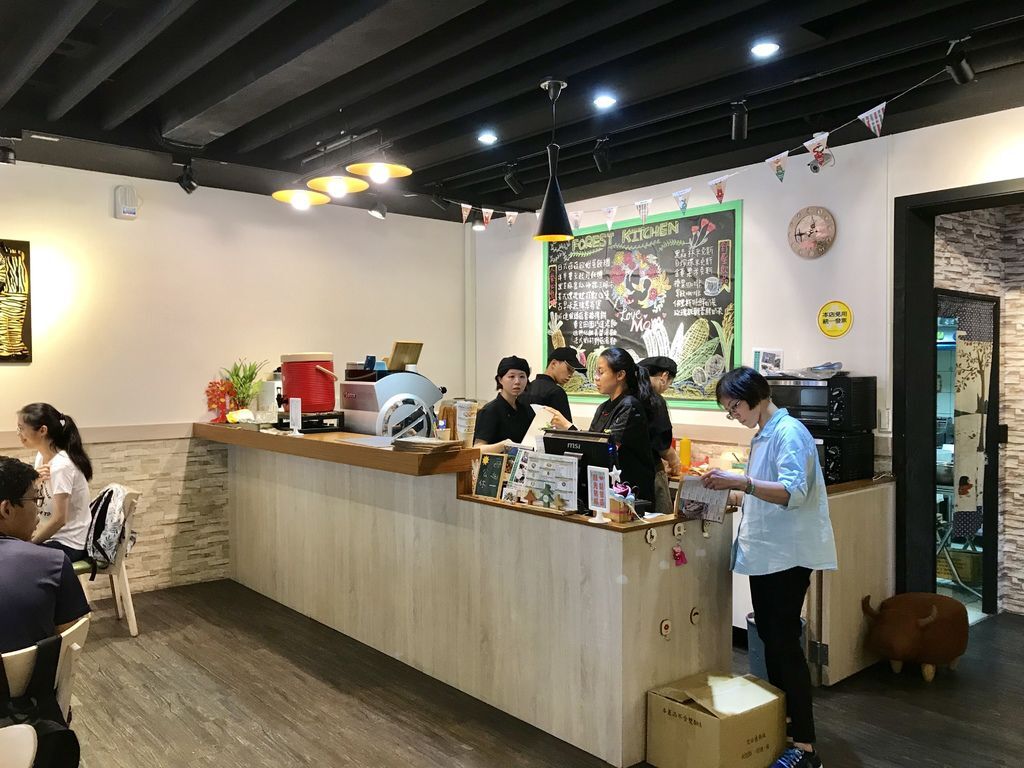 三重素食美食超健康的蔬食早午餐推薦-佛里斯特廚房【丁小羽食記篇】