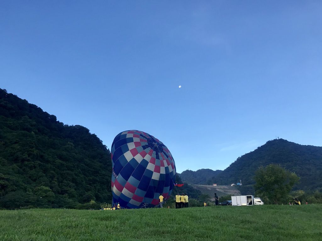 桃園一日遊必去的桃園景點-2019桃園石門水庫熱氣球嘉年華【丁小羽旅遊篇】