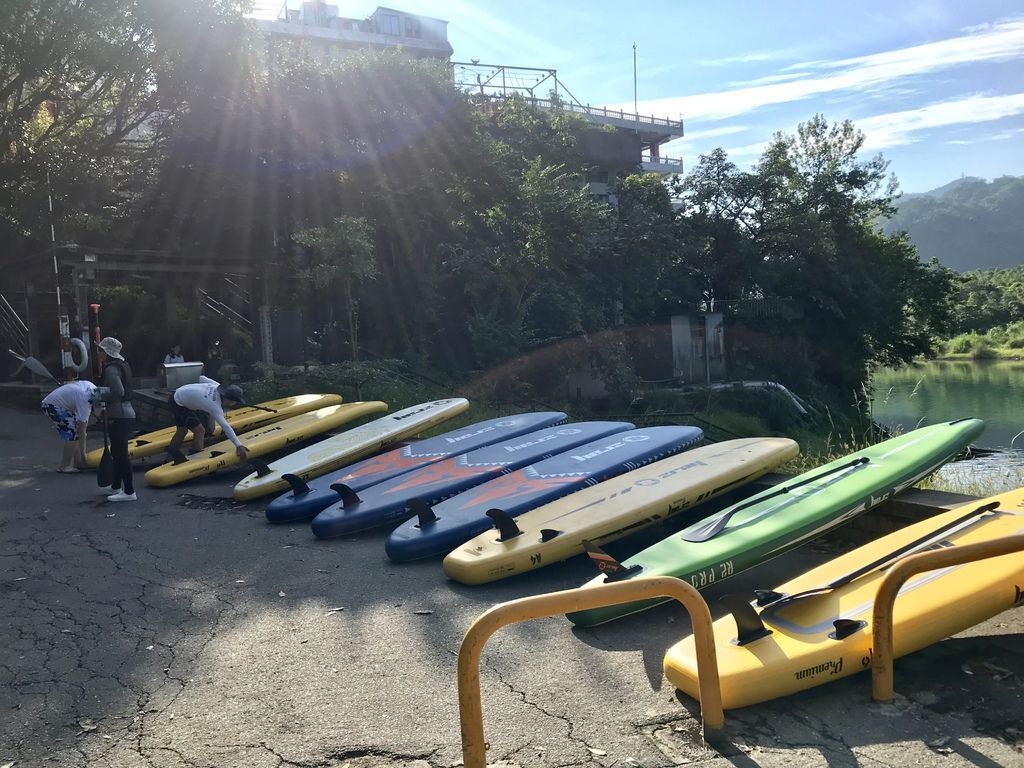 台北一日遊新玩法!今年夏天一定要玩的水上運動-SUP立槳衝浪【丁小羽旅遊篇】 台北一日遊新玩法!今年夏天一定要玩的水上運動-SUP立槳衝浪【丁小羽旅遊篇】