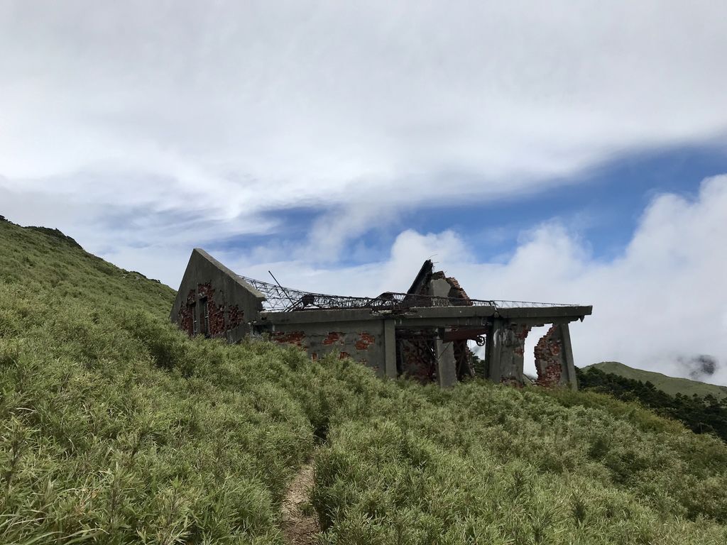 台灣百岳登山-入門的百岳合歡山東峰,讓你漫步在雲海中！【丁小羽登山篇】