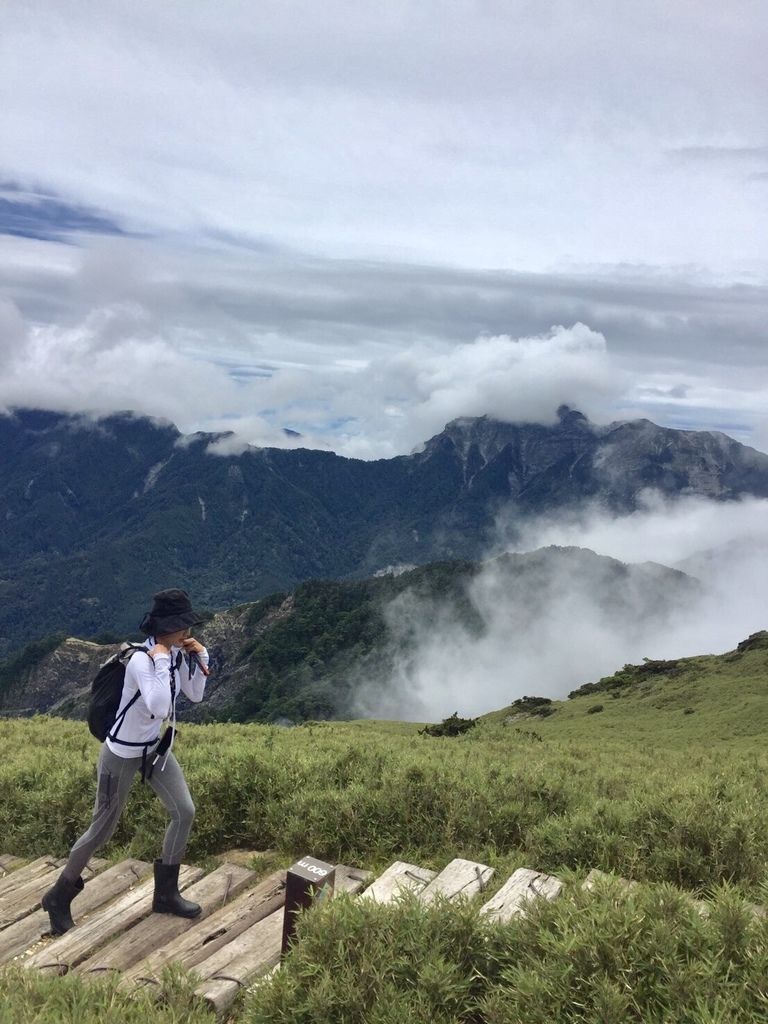 台灣百岳登山-入門的百岳合歡山東峰,讓你漫步在雲海中！【丁小羽登山篇】