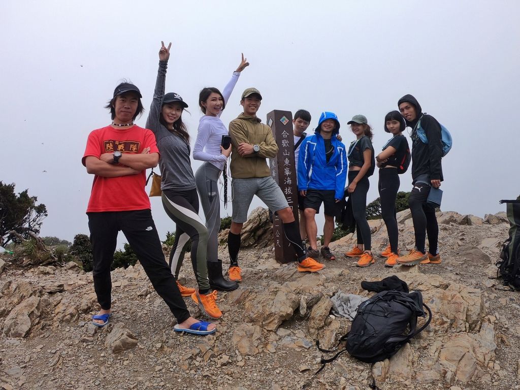 台灣百岳登山-入門的百岳合歡山東峰,讓你漫步在雲海中！【丁小羽登山篇】