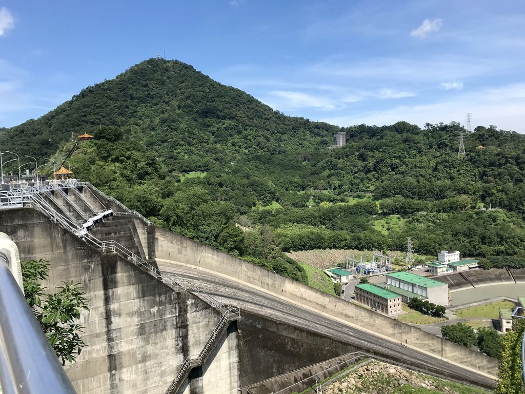 桃園景點-跟著丁小羽一起漫遊石門水庫，出發石門水庫觀洪平台