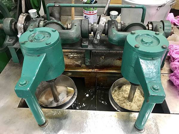 中壢美食-榕樹下綿綿冰!中壢火車站必吃的60年冰品店! 中壢美食-榕樹下綿綿冰!中壢火車站必吃的60年冰品店!