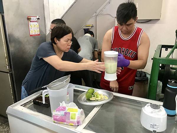 中壢美食-榕樹下綿綿冰!中壢火車站必吃的60年冰品店! 中壢美食-榕樹下綿綿冰!中壢火車站必吃的60年冰品店!