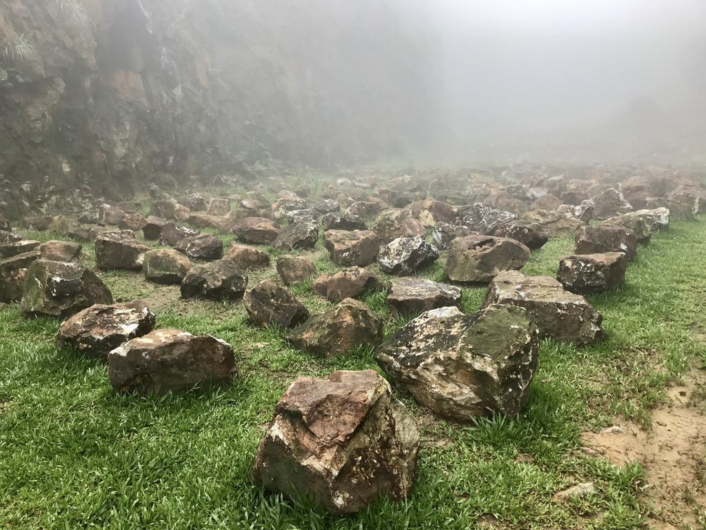 新北瑞芳景點-本山礦場跟金瓜石地質公園!充滿謎團的神秘石頭陣