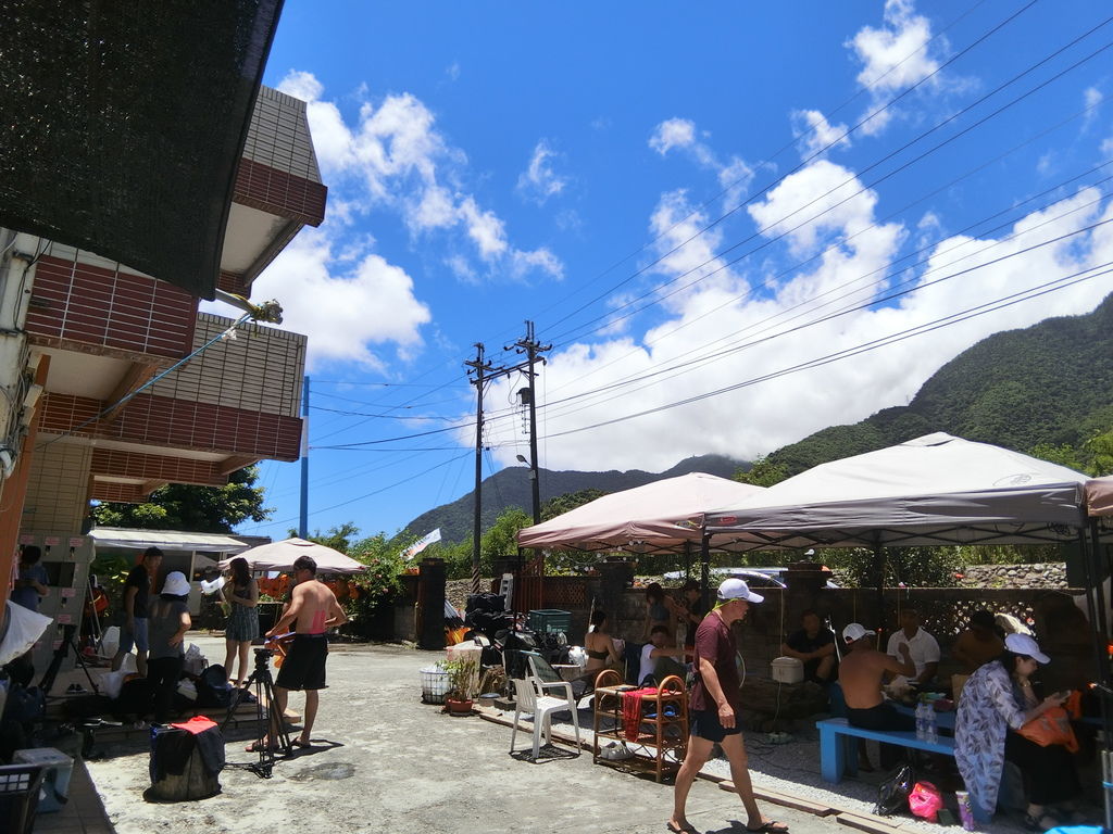 宜蘭一日遊必去的宜蘭景點-東澳烏岩角!體驗獨木舟、走訪海蝕洞、神秘沙灘