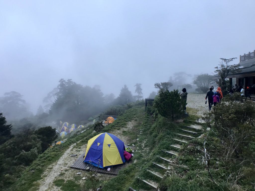 台灣百岳最豪華山屋-天池山莊！五星級的日式建築