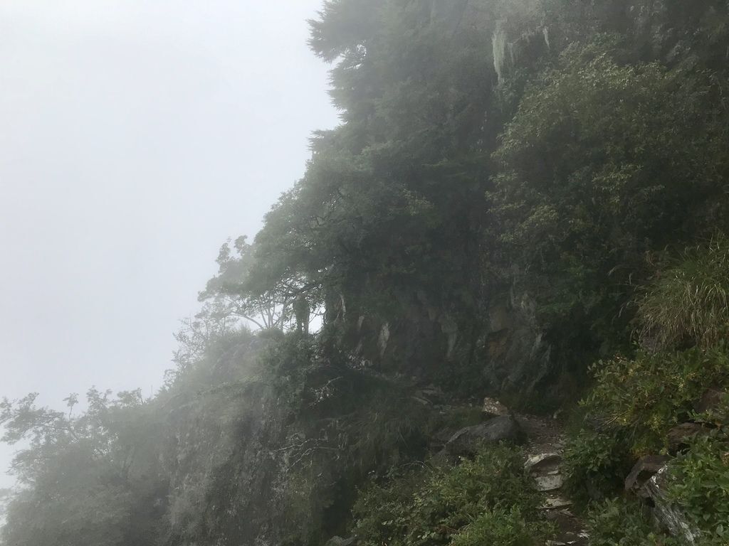 台灣百岳-台灣第一高峰-探訪玉山主峰!欣賞玉山的美【丁小羽登山篇】 台灣百岳-台灣第一高峰-探訪玉山主峰!欣賞玉山的美【丁小羽登山篇】