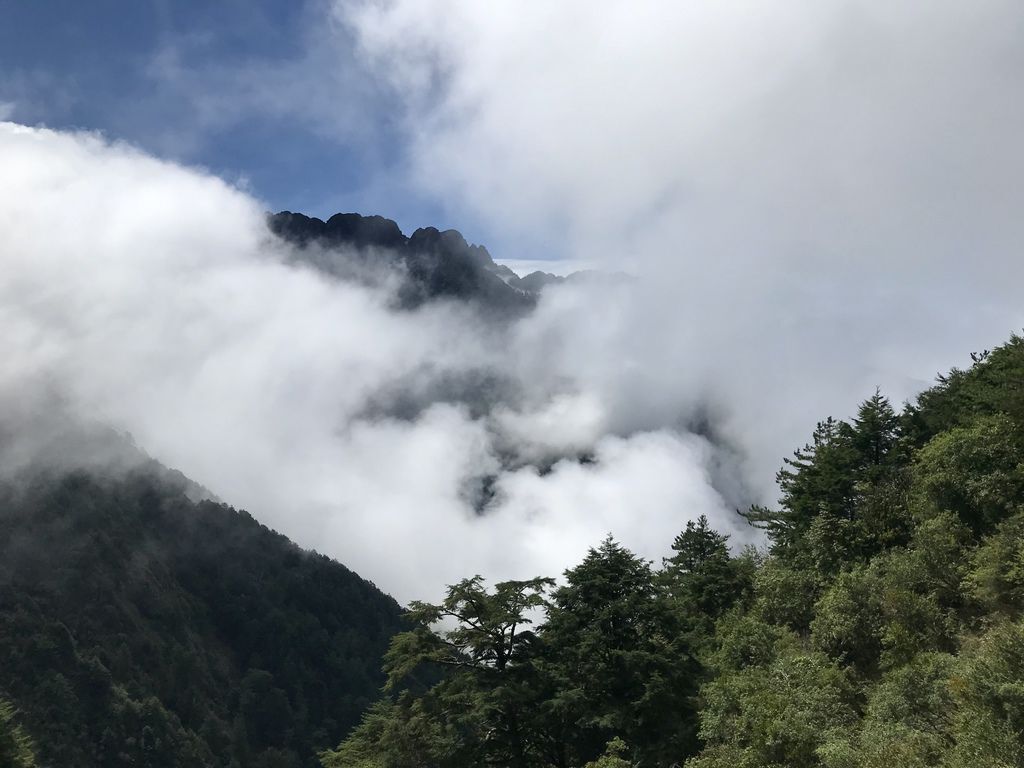 台灣百岳-台灣第一高峰-探訪玉山主峰!欣賞玉山的美【丁小羽登山篇】 台灣百岳-台灣第一高峰-探訪玉山主峰!欣賞玉山的美【丁小羽登山篇】