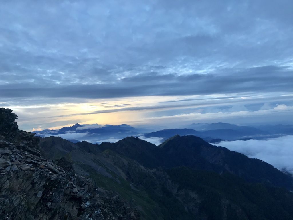 台灣百岳-台灣第一高峰-登上玉山主峰看日出以及如何克服高山症