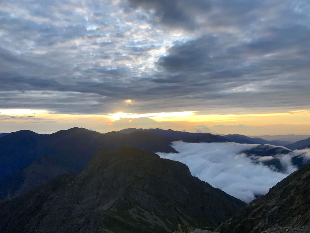 台灣百岳-台灣第一高峰-登上玉山主峰看日出以及如何克服高山症