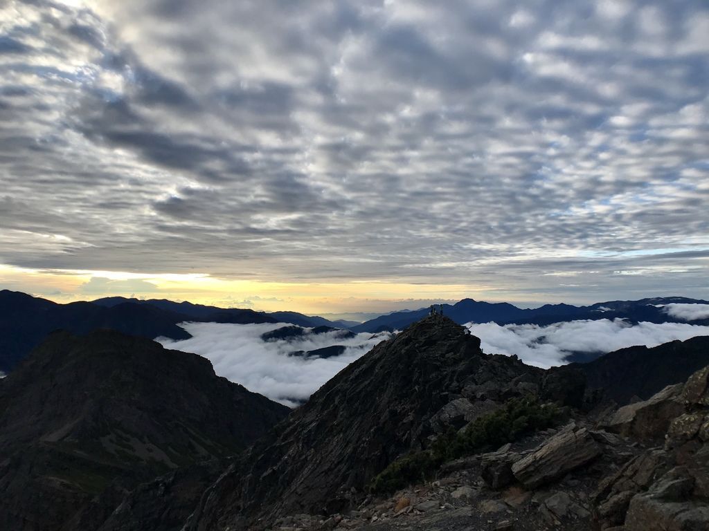 台灣百岳-台灣第一高峰-登上玉山主峰看日出以及如何克服高山症