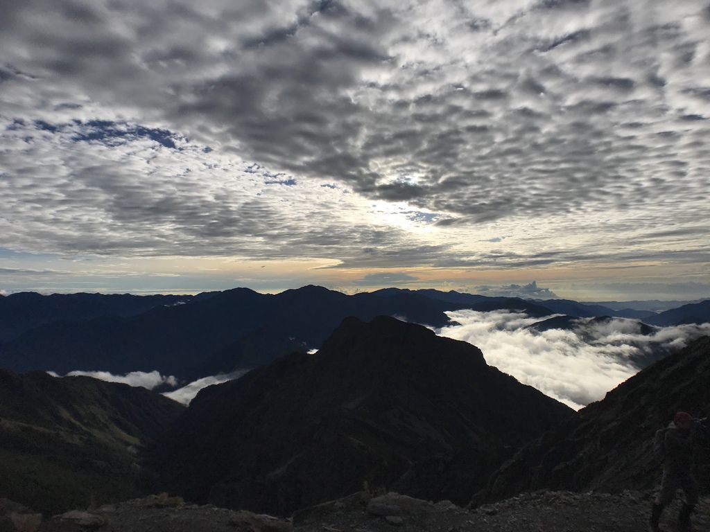 台灣百岳-台灣第一高峰-登上玉山主峰看日出以及如何克服高山症