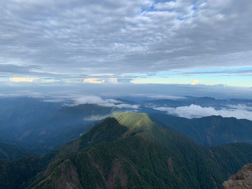 台灣百岳-台灣第一高峰-登上玉山主峰看日出以及如何克服高山症