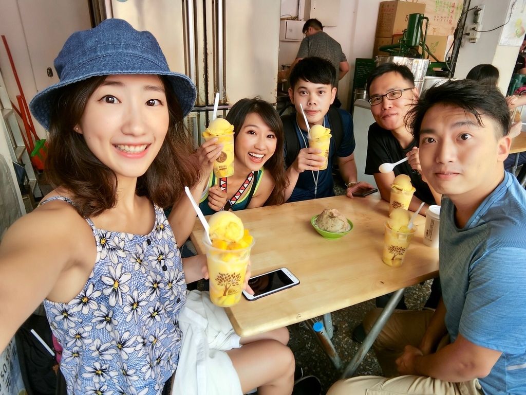 中壢美食-榕樹下綿綿冰!中壢火車站必吃的60年冰品店! 中壢美食-榕樹下綿綿冰!中壢火車站必吃的60年冰品店!