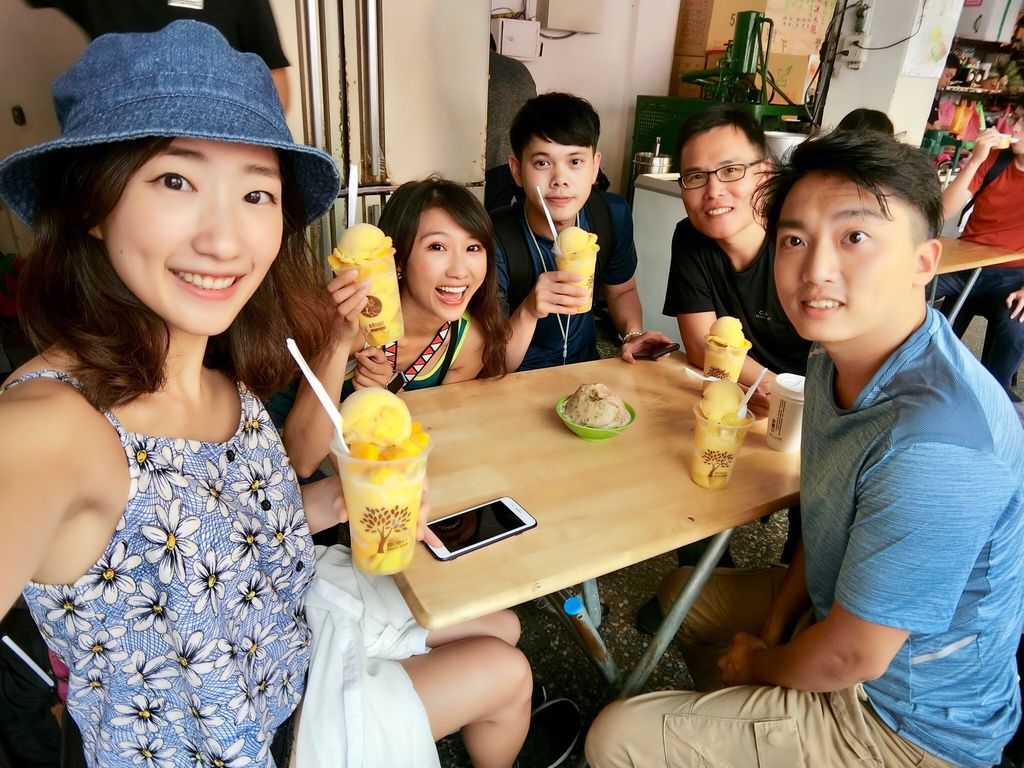 中壢美食-榕樹下綿綿冰!中壢火車站必吃的60年冰品店! 中壢美食-榕樹下綿綿冰!中壢火車站必吃的60年冰品店!