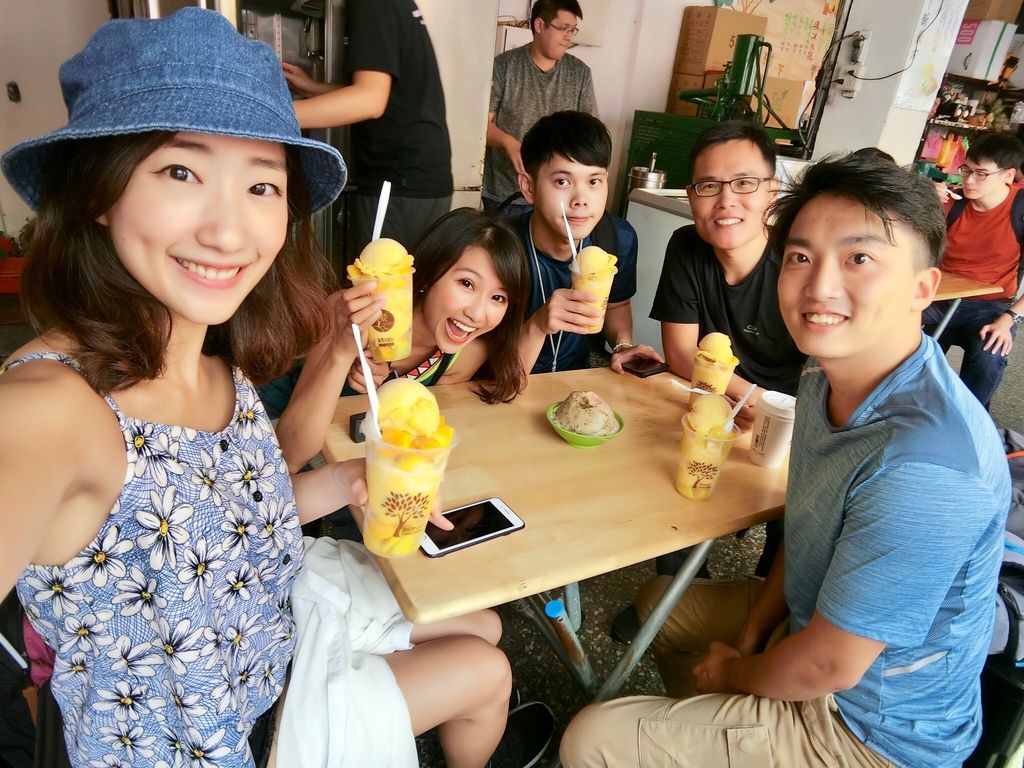 中壢美食-榕樹下綿綿冰!中壢火車站必吃的60年冰品店! 中壢美食-榕樹下綿綿冰!中壢火車站必吃的60年冰品店!