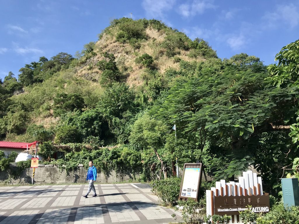 台東景點-在台東鯉魚山逛市集，體驗最接地氣的台東人情味