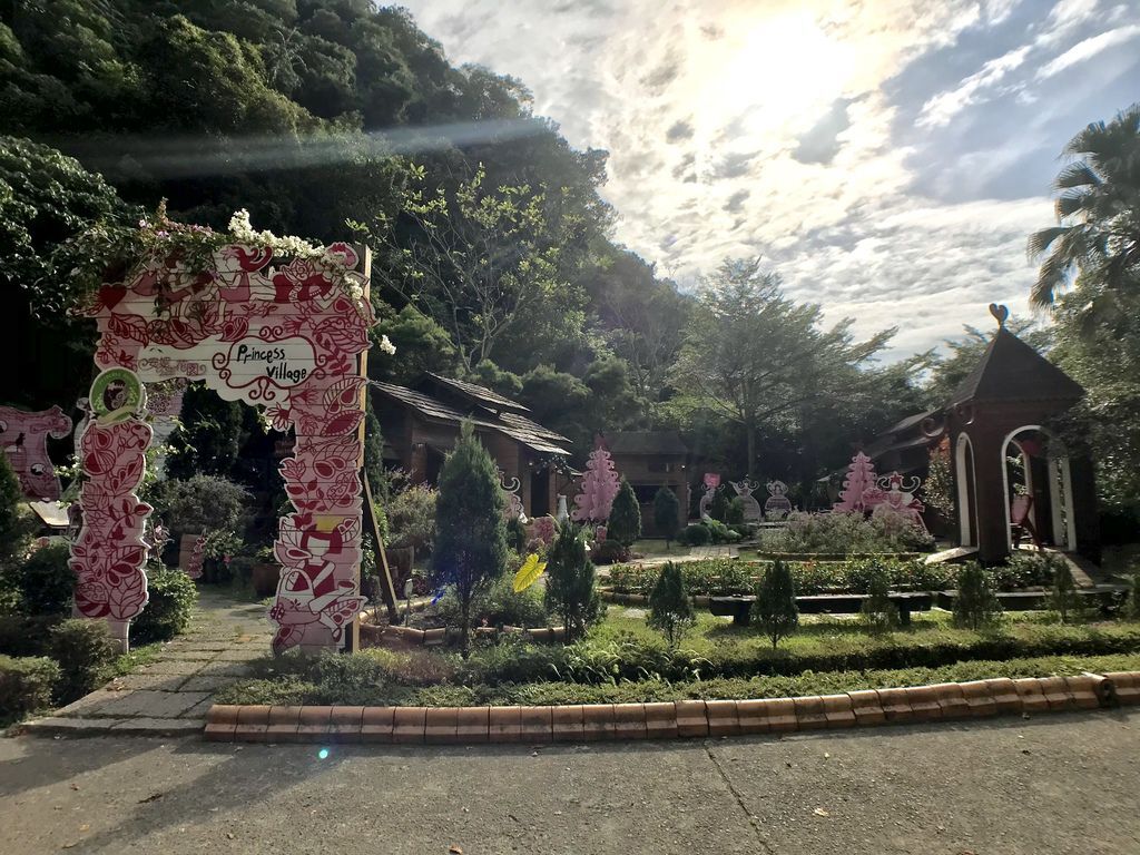 台中景點-到浪漫的粉紅花園當公主，到安妮公主花園約會去