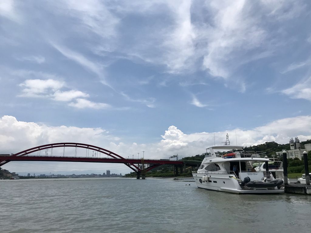 淡水一日遊-淡水河遊艇自駕初體驗之我要當船長