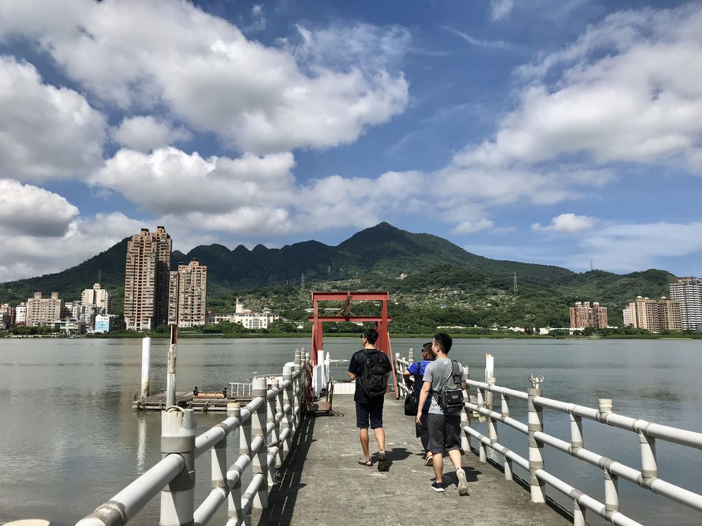 淡水一日遊-淡水河遊艇自駕初體驗之我要當船長