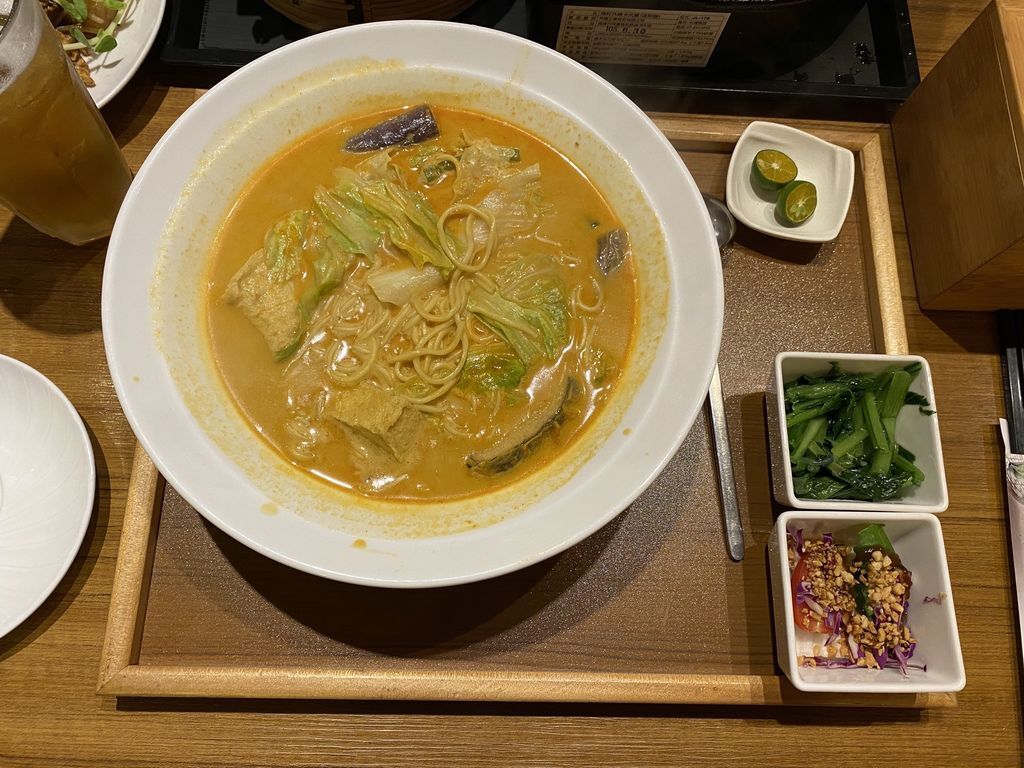 中壢素食餐廳-熱浪島南洋蔬食茶堂(中壢店)，給你好吃的蔬食料理