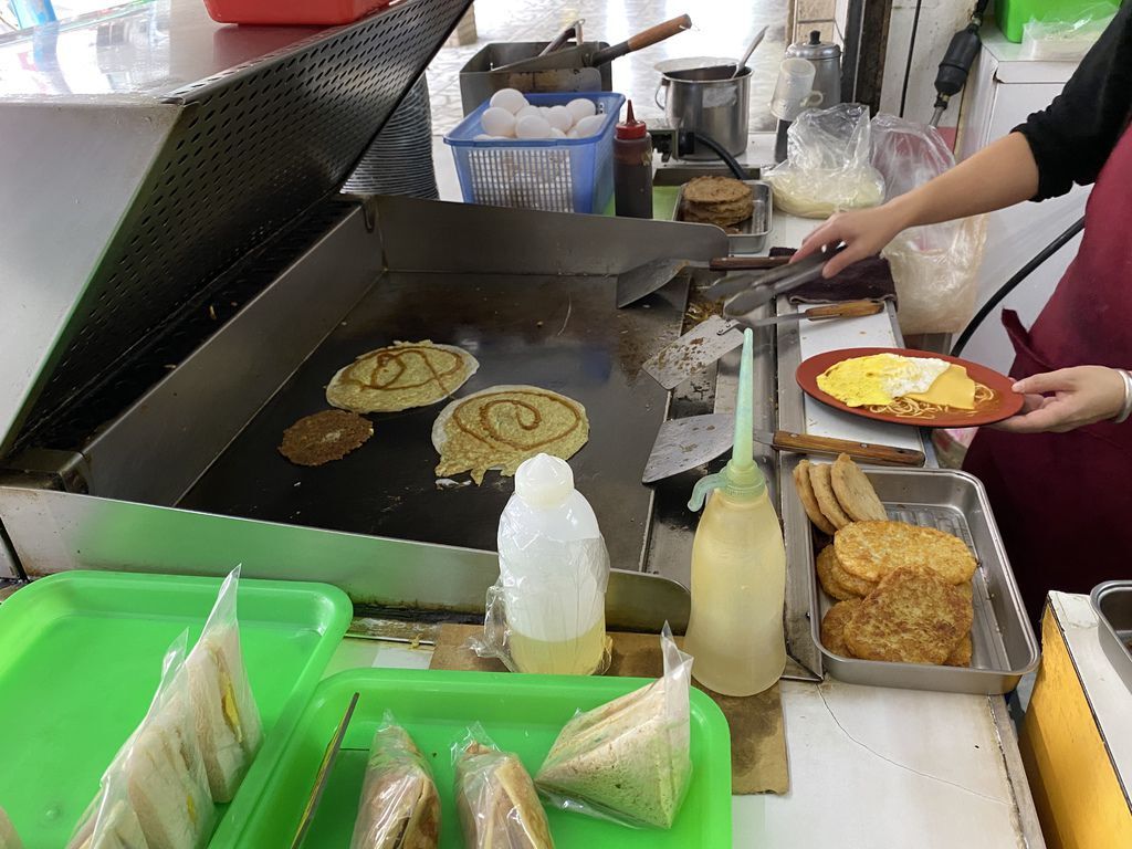 新莊素食料理-選擇超多的新莊素食早餐店-美津素食漢堡