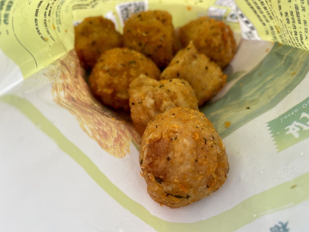 小七超商美食-超商蔬食素食美食-松珍生技素炸雞球【丁小羽食記篇】 小七超商美食-超商蔬食素食美食-松珍生技素炸雞球【丁小羽食記篇】