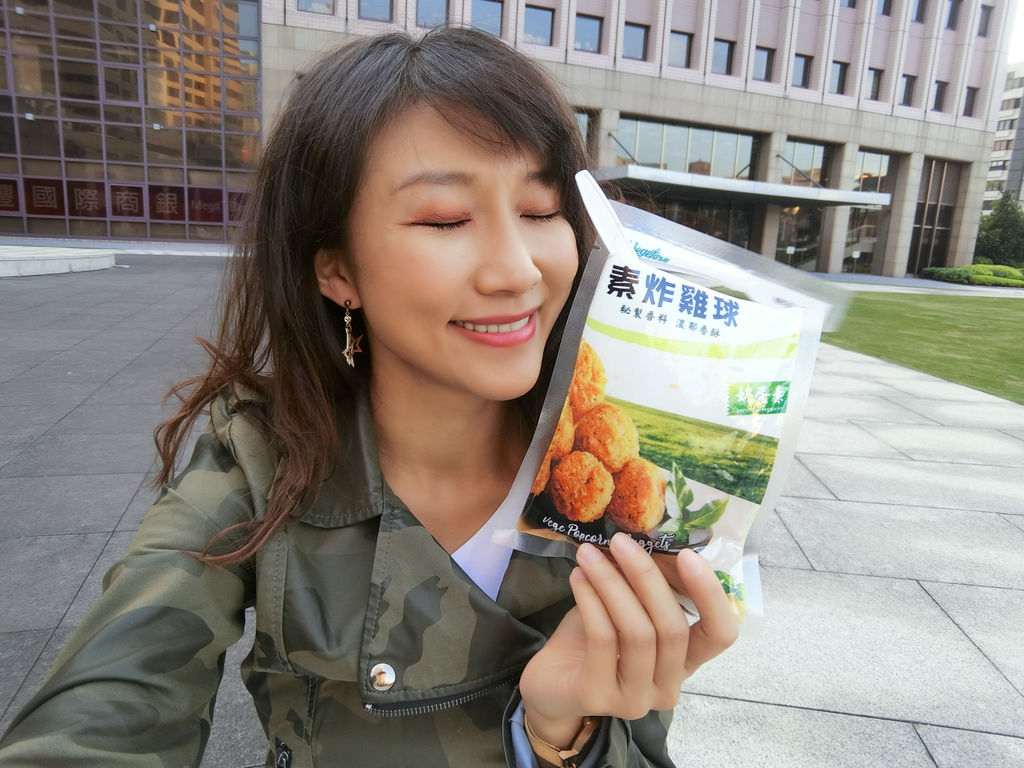 小七超商美食-超商蔬食素食美食-松珍生技素炸雞球【丁小羽食記篇】 小七超商美食-超商蔬食素食美食-松珍生技素炸雞球【丁小羽食記篇】