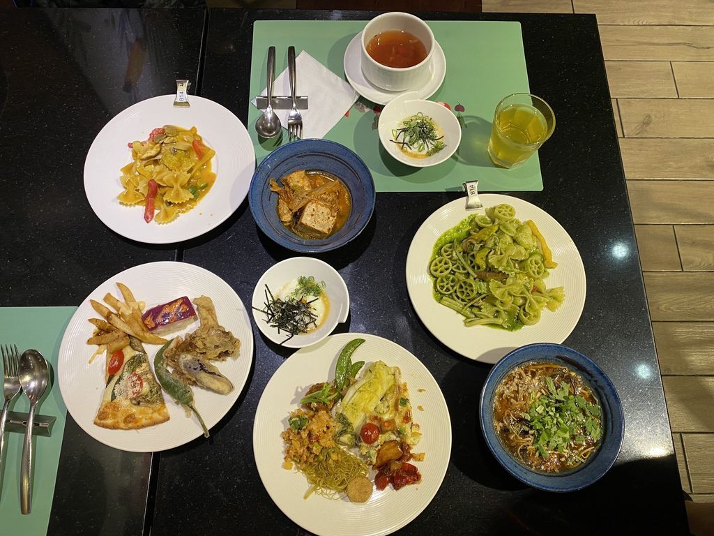 高雄素食餐廳-蔬食料理吃到飽!高雄捷絲旅的Double Veggie蔬食百匯 高雄素食餐廳-蔬食料理吃到飽!高雄捷絲旅的Double Veggie蔬食百匯