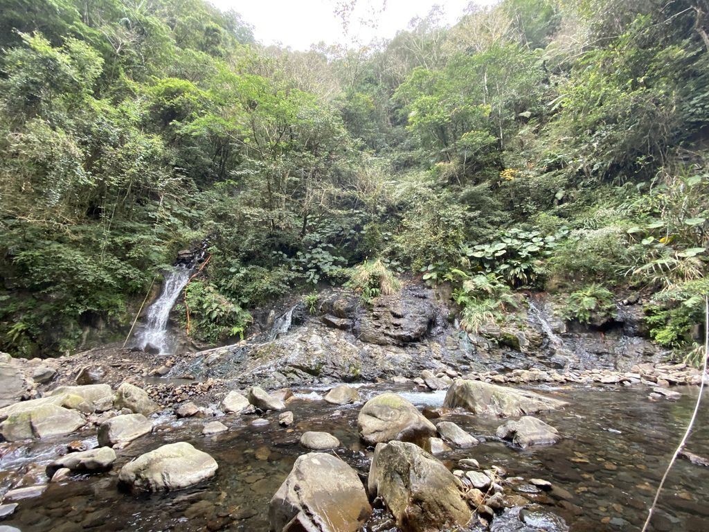 桃園野溪溫泉-在嘎拉賀溫泉泡湯,享受大自然的SPA溫泉瀑布