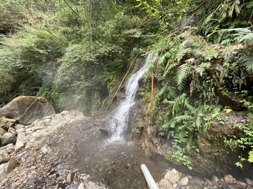 桃園野溪溫泉-在嘎拉賀溫泉泡湯,享受大自然的SPA溫泉瀑布