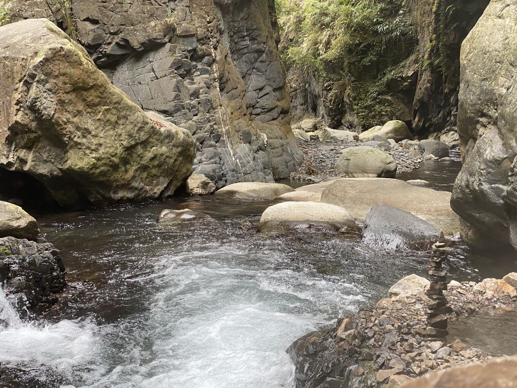 桃園野溪溫泉-在嘎拉賀溫泉泡湯,享受大自然的SPA溫泉瀑布