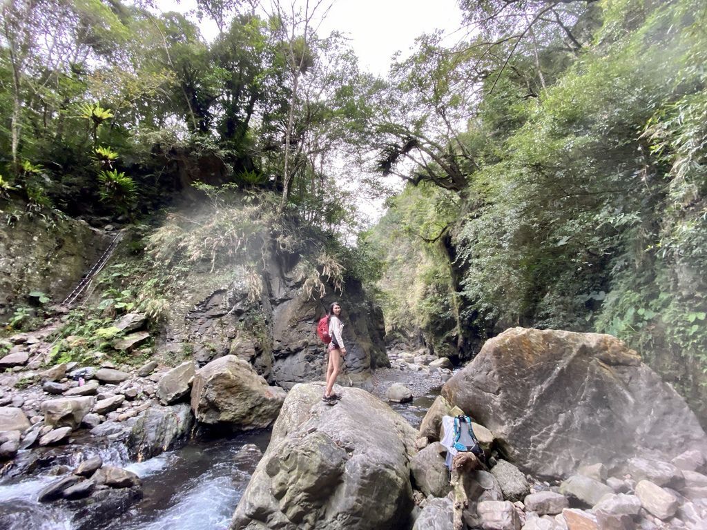 桃園野溪溫泉-在嘎拉賀溫泉泡湯,享受大自然的SPA溫泉瀑布